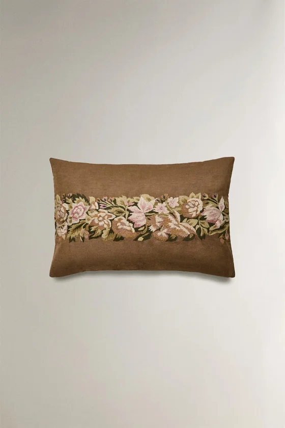 Наволочка с вышивкой
