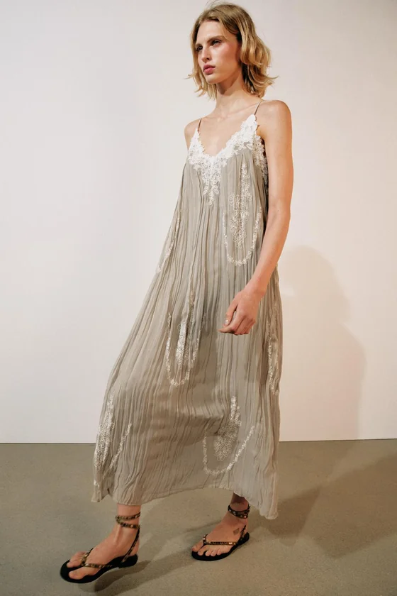 ДЛИННОЕ ПЛАТЬЕ С ВЫШИВКОЙ — ZW COLLECTION