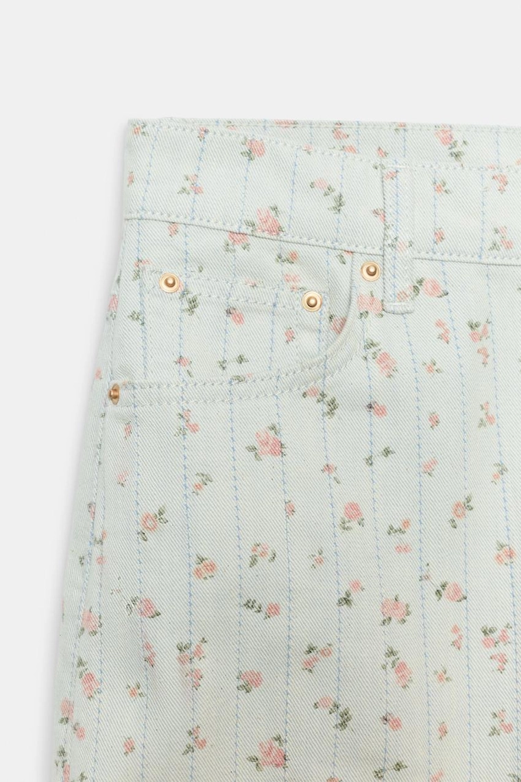 ДЖИНСЫ TAPERED С ВЫСОКОЙ ПОСАДКОЙ И ЦВЕТОЧНЫМ ПРИНТОМ — коллекция Zara «ZW»