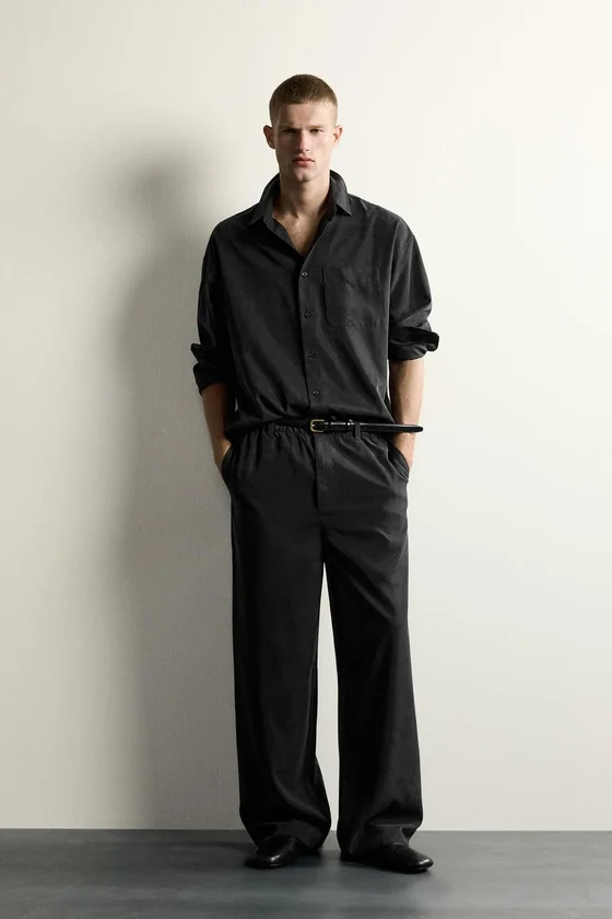 СТРУЯЩИЕСЯ БРЮКИ RELAXED FIT