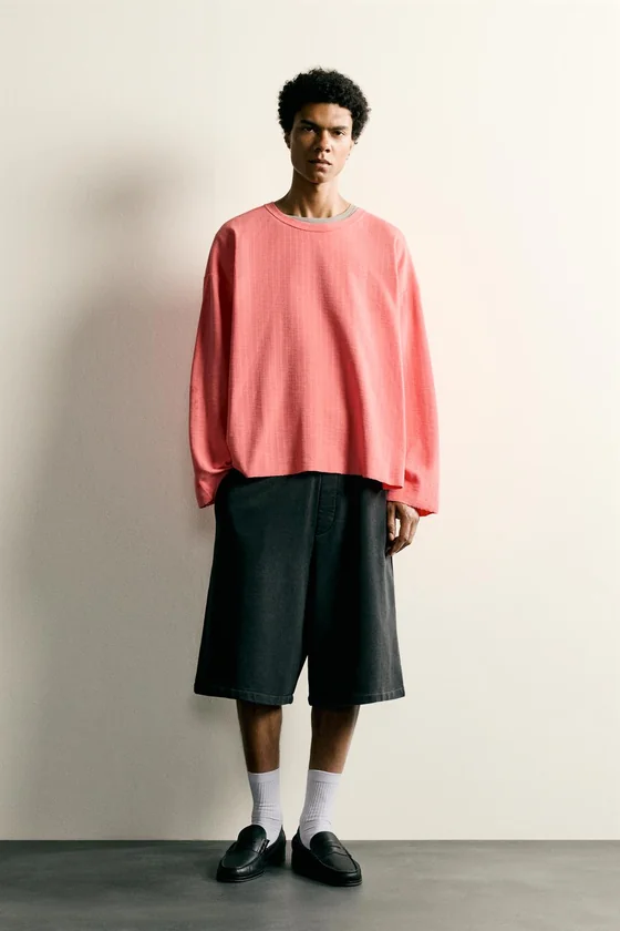 ФУТБОЛКА RELAXED FIT С ДЛИННЫМИ РУКАВАМИ