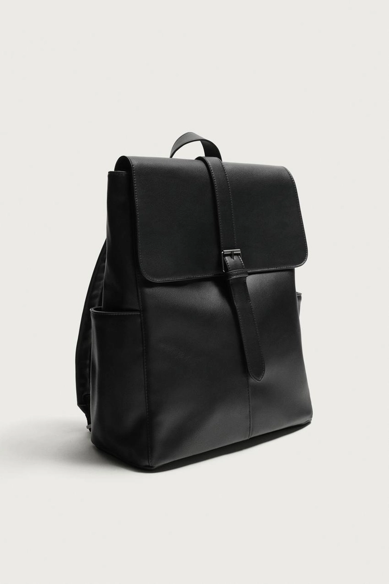 Рюкзак с декоративным ремнем