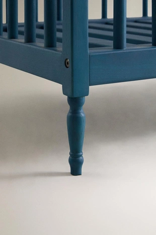 Blue Lacquered Wooden Cot- Заказать в России