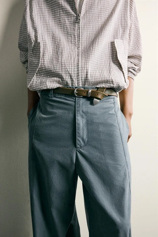Брюки Relaxed Fit с эффектом потертости и хлястиками- Заказать в России
