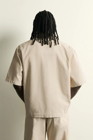 Куртка-рубашка с контрастным воротником и коротким рукавом- Заказать в России