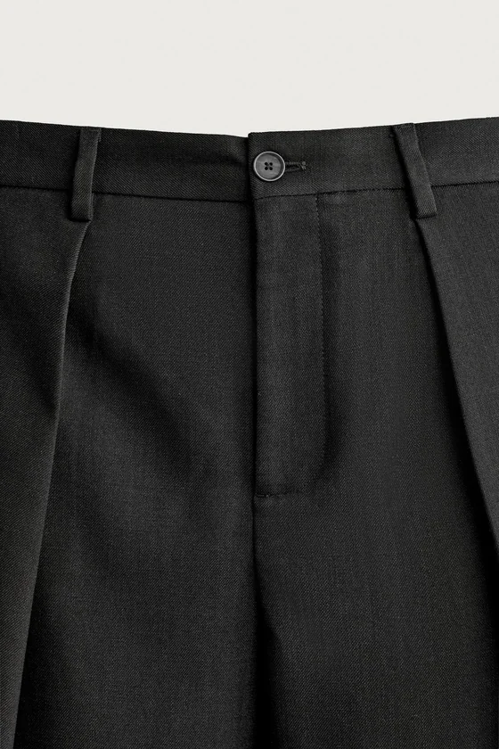 ШОРТЫ-БЕРМУДЫ WIDE-LEG СО СКЛАДКАМИ