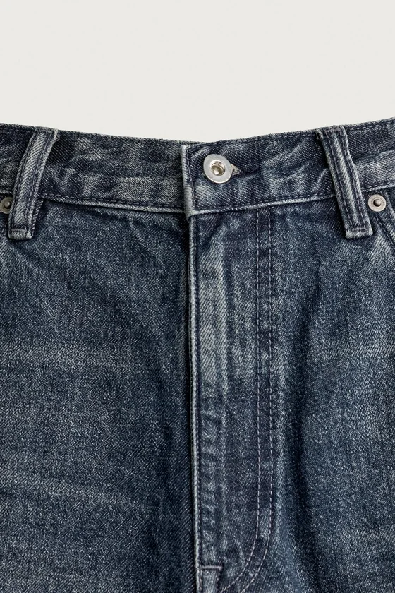 ДЖИНСОВЫЕ ШОРТЫ BAGGY FIT СО ВСТАВКАМИ ИЗ КОЖИ