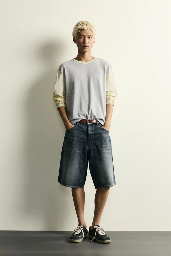 ДЖИНСОВЫЕ ШОРТЫ BAGGY FIT СО ВСТАВКАМИ ИЗ КОЖИ