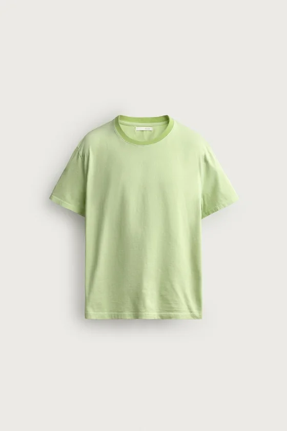 ФУТБОЛКА RELAXED FIT С КОНТРАСТНЫМ ВЫРЕЗОМ