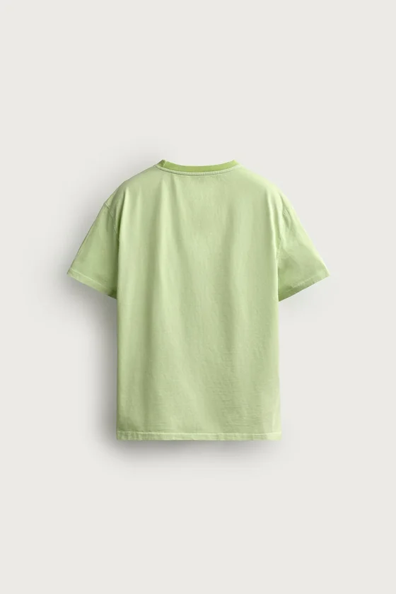 ФУТБОЛКА RELAXED FIT С КОНТРАСТНЫМ ВЫРЕЗОМ