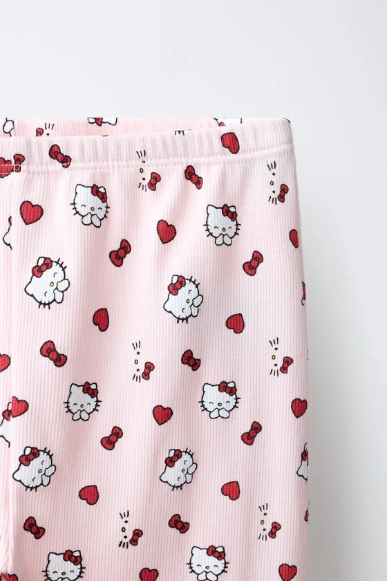2-6 ЛЕТ/ПИЖАМА С ПРИНТОМ HELLO KITTY ©