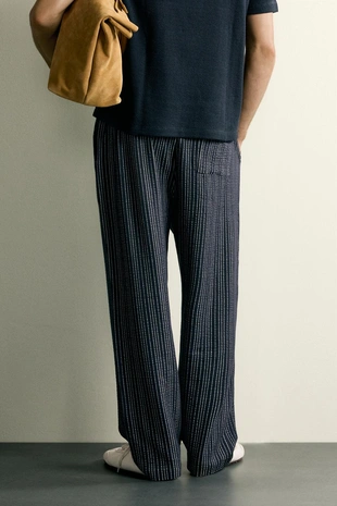 Контрастные брюки Seersucker Relaxed Fit- Заказать в России