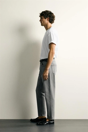 Джинсы Slim Tapered