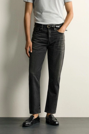 Джинсы Slim Tapered