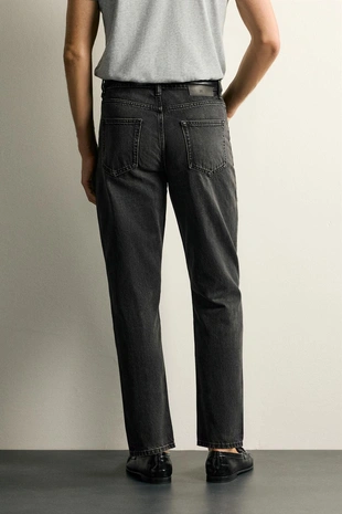 Джинсы Slim Tapered