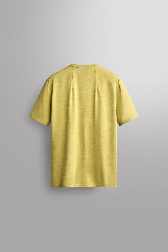 ТЕХНОЛОГИЧНАЯ ФУТБОЛКА В ПОЛОСКУ JACQUARD