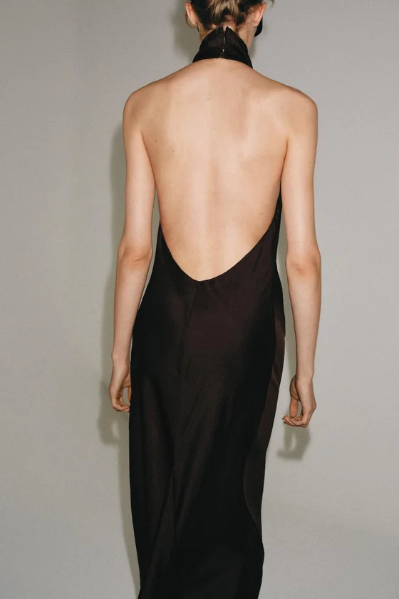 ДЛИННОЕ ПЛАТЬЕ С ГОРЛОВИНОЙ ХАЛТЕР — ZW COLLECTION