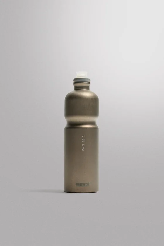 Алюминиевая спортивная бутылка sigg