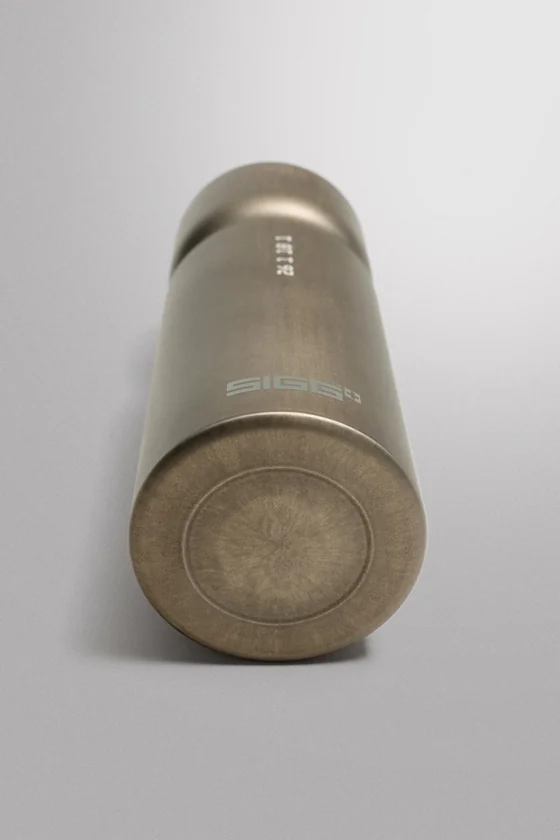 Алюминиевая спортивная бутылка sigg