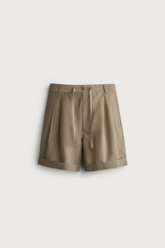 ШОРТЫ RELAXED FIT ИЗ СТРУЯЩЕЙСЯ ТКАНИ СО СКЛАДКАМИ