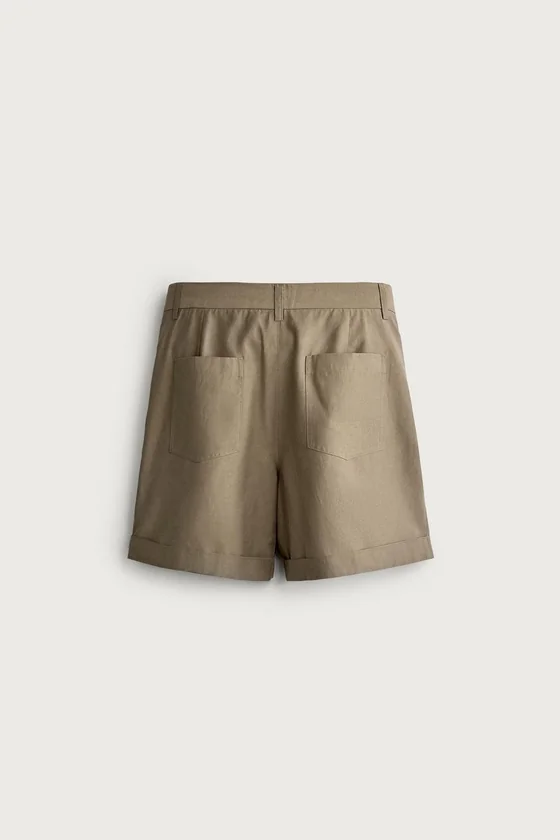 ШОРТЫ RELAXED FIT ИЗ СТРУЯЩЕЙСЯ ТКАНИ СО СКЛАДКАМИ