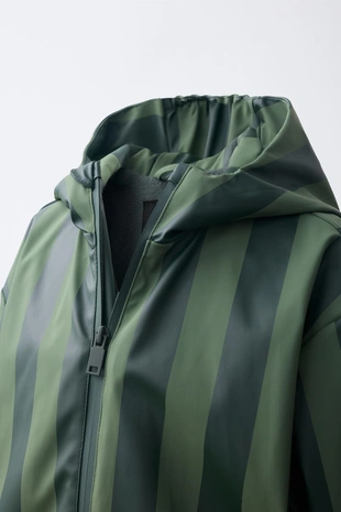 Прорезиненный дождевик Water Resistant в полоску- Заказать в России
