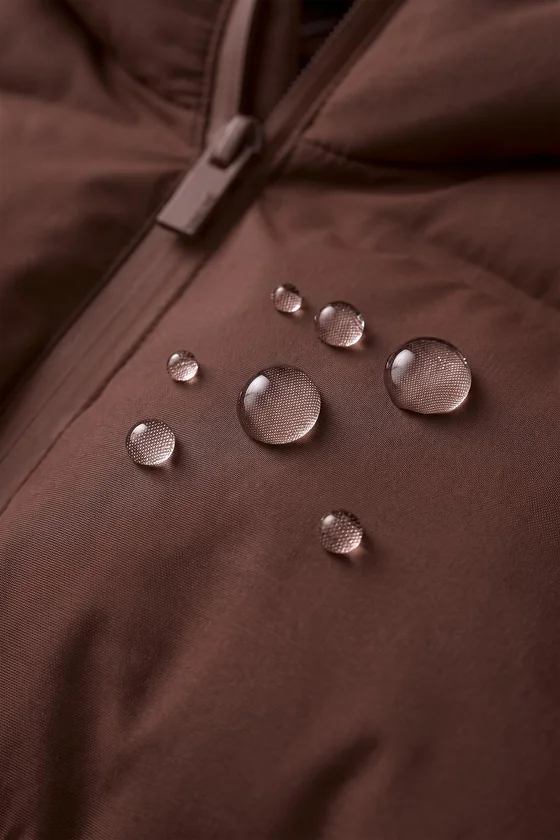СТЕГАНАЯ КУРТКА С КАПЮШОНОМ WATER REPELLENT