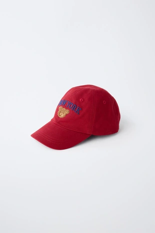 Кепка в стиле Varsity с вышивкой
