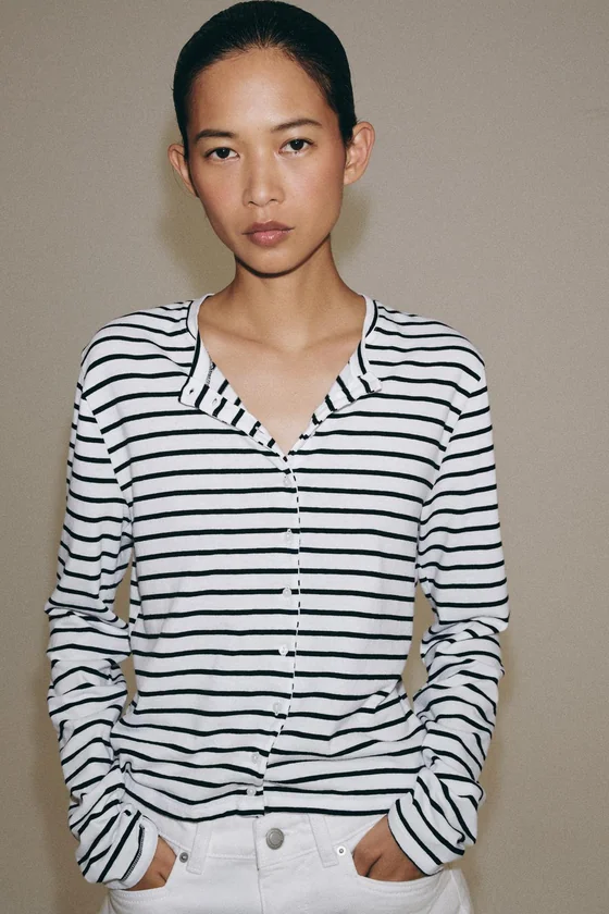 ФУТБОЛКА ИЗ 100% ХЛОПКА НА ПУГОВИЦАХ
