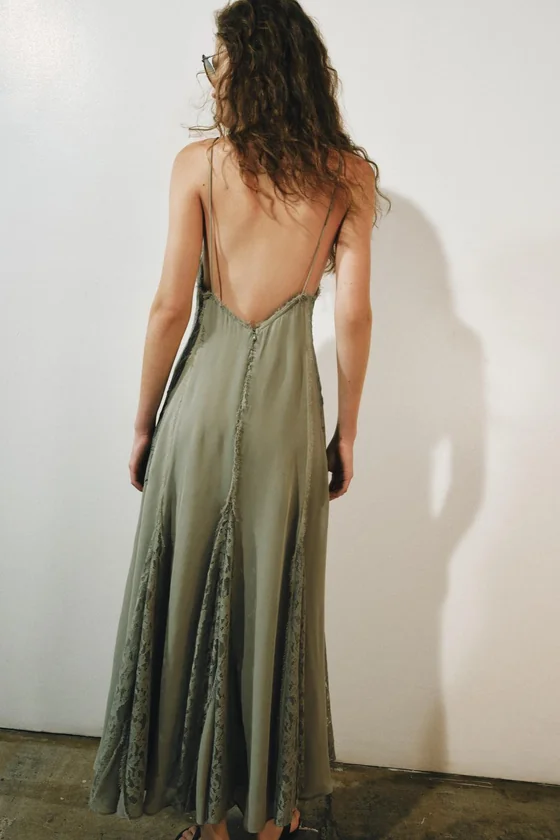 ПЛАТЬЕ С ВЫШИВКОЙ И ВОЛАНАМИ — ZW COLLECTION