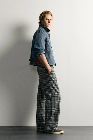 Брюки Flare Fit в клетку- Заказать в России