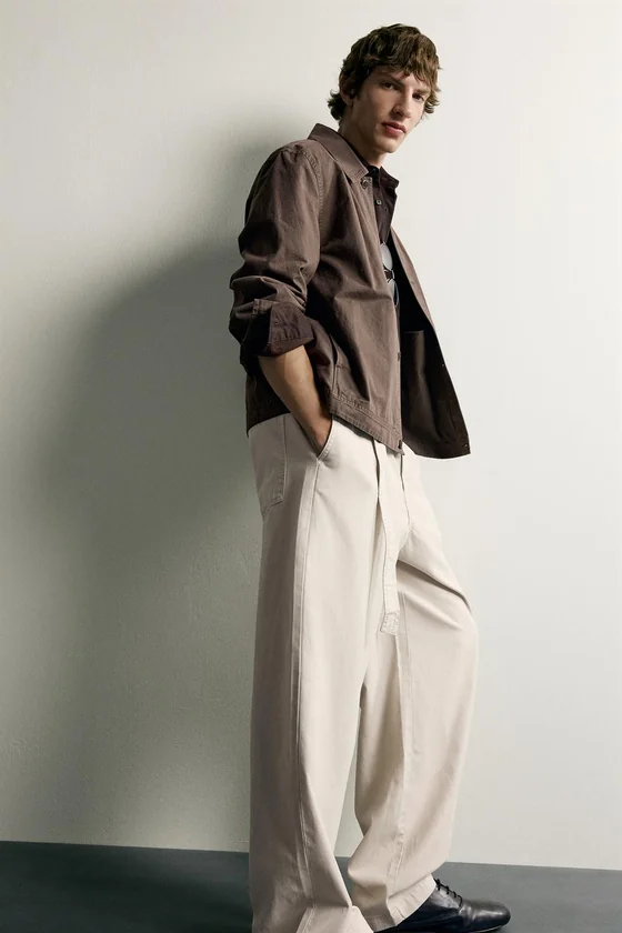 БРЮКИ RELAXED FIT СО СКЛАДКАМИ И РЕМНЕМ