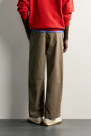 Брюки Relaxed Fit со складками
