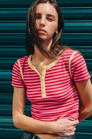 Футболка в рубчик в полоску