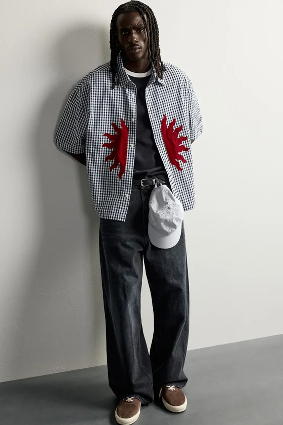 РУБАШКА С НАШИВКАМИ RELAXED FIT