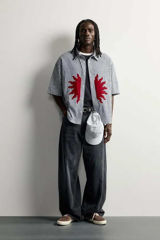 РУБАШКА С НАШИВКАМИ RELAXED FIT