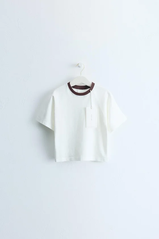 ZARA TIMELESS: ФУТБОЛКА С КОНТРАСТНОЙ ОТДЕЛКОЙ