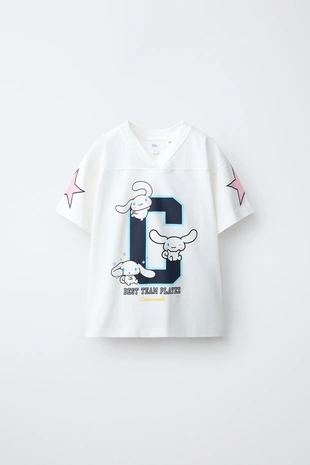 Футболка Varsity Cinnamoroll © Sanrio- Заказать в России
