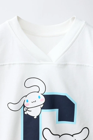 Футболка Varsity Cinnamoroll © Sanrio- Заказать в России