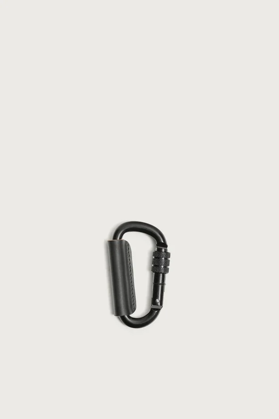 КАРАБИН С КОЖАНОЙ ВСТАВКОЙ Zara «Aaron Levine»