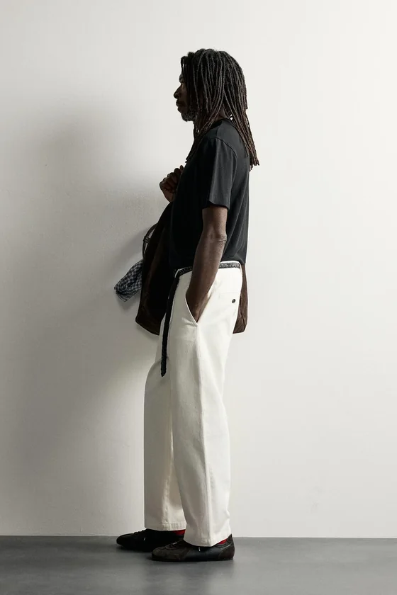 ФУТБОЛКА С КАРМАНОМ AARON LEVINE X ZARA