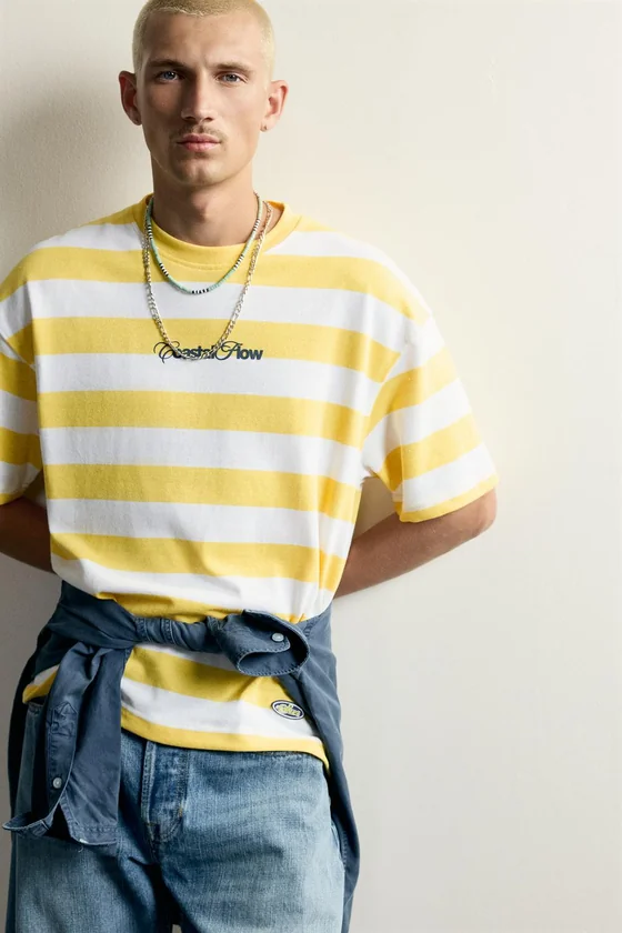 ФУТБОЛКА RELAXED FIT В ПОЛОСКУ С ТЕКСТОВЫМ ПРИНТОМ
