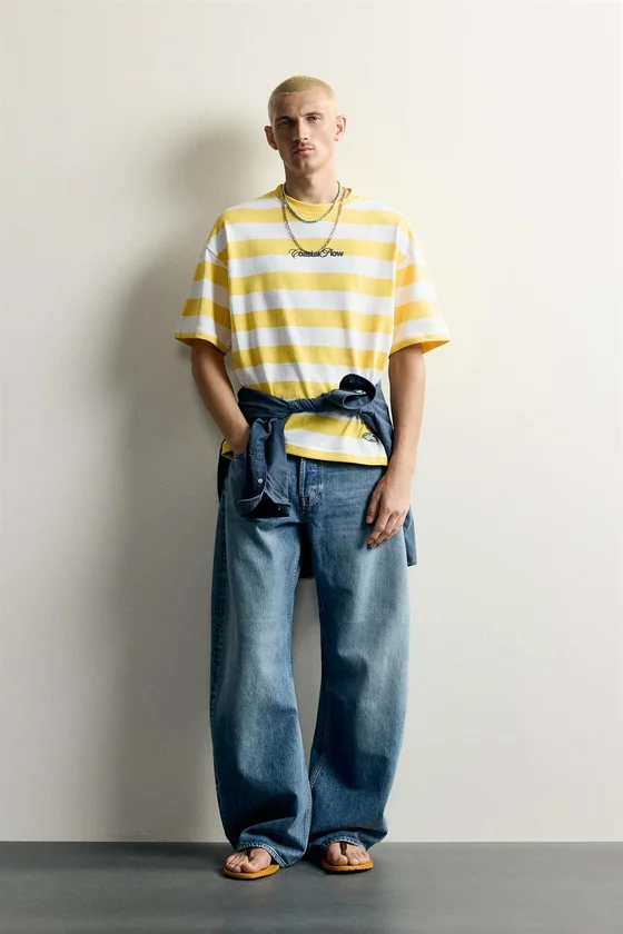 ФУТБОЛКА RELAXED FIT В ПОЛОСКУ С ТЕКСТОВЫМ ПРИНТОМ