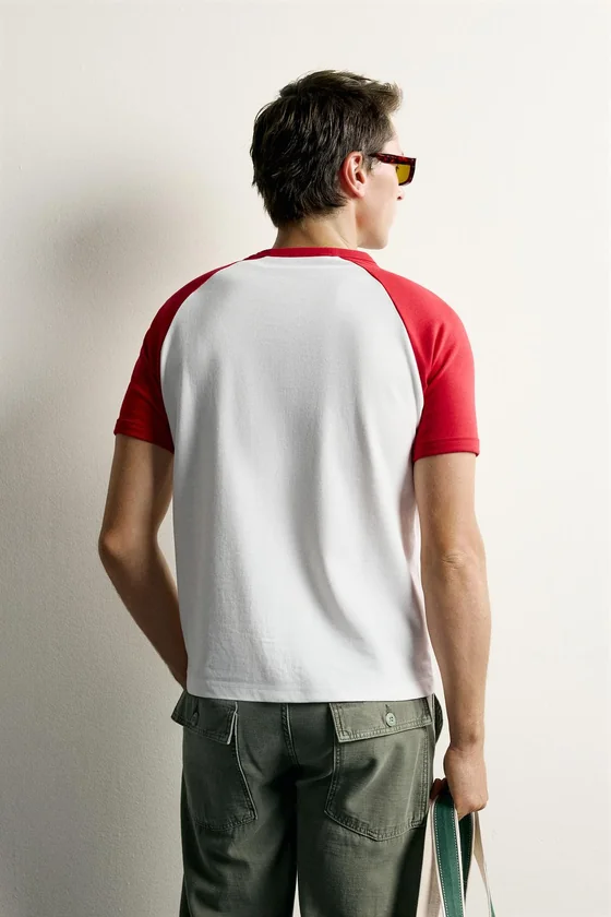 ФУТБОЛКА RELAXED FIT В СТИЛЕ КОЛОР-БЛОК