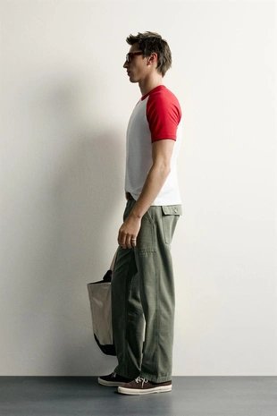 Футболка Relaxed Fit в стиле колор-блок- Заказать в России