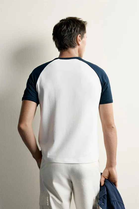 ФУТБОЛКА RELAXED FIT В СТИЛЕ КОЛОР-БЛОК
