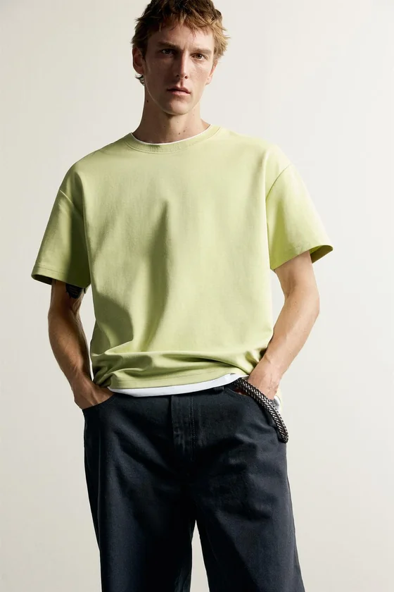 ФУТБОЛКА RELAXED FIT С КОНТРАСТНЫМИ ДЕТАЛЯМИ