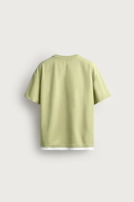 ФУТБОЛКА RELAXED FIT С КОНТРАСТНЫМИ ДЕТАЛЯМИ