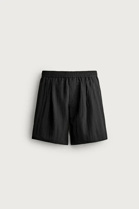 ШОРТЫ RELAXED FIT ИЗ СТРУЯЩЕЙСЯ ТКАНИ СО СКЛАДКАМИ