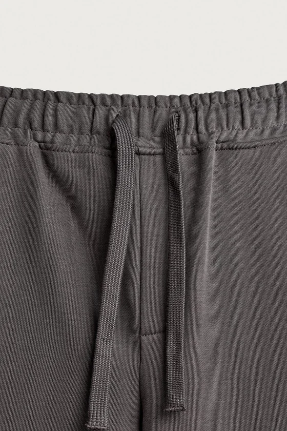 БАЗОВЫЕ БРЮКИ-ДЖОГГЕРЫ STRAIGHT FIT